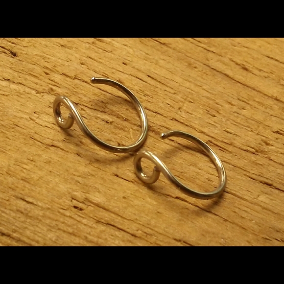 🌙💜*4/$15* Pair of Stainless Steel Nose Hoops Piercing Body Jewelry - Picture 7 of 7